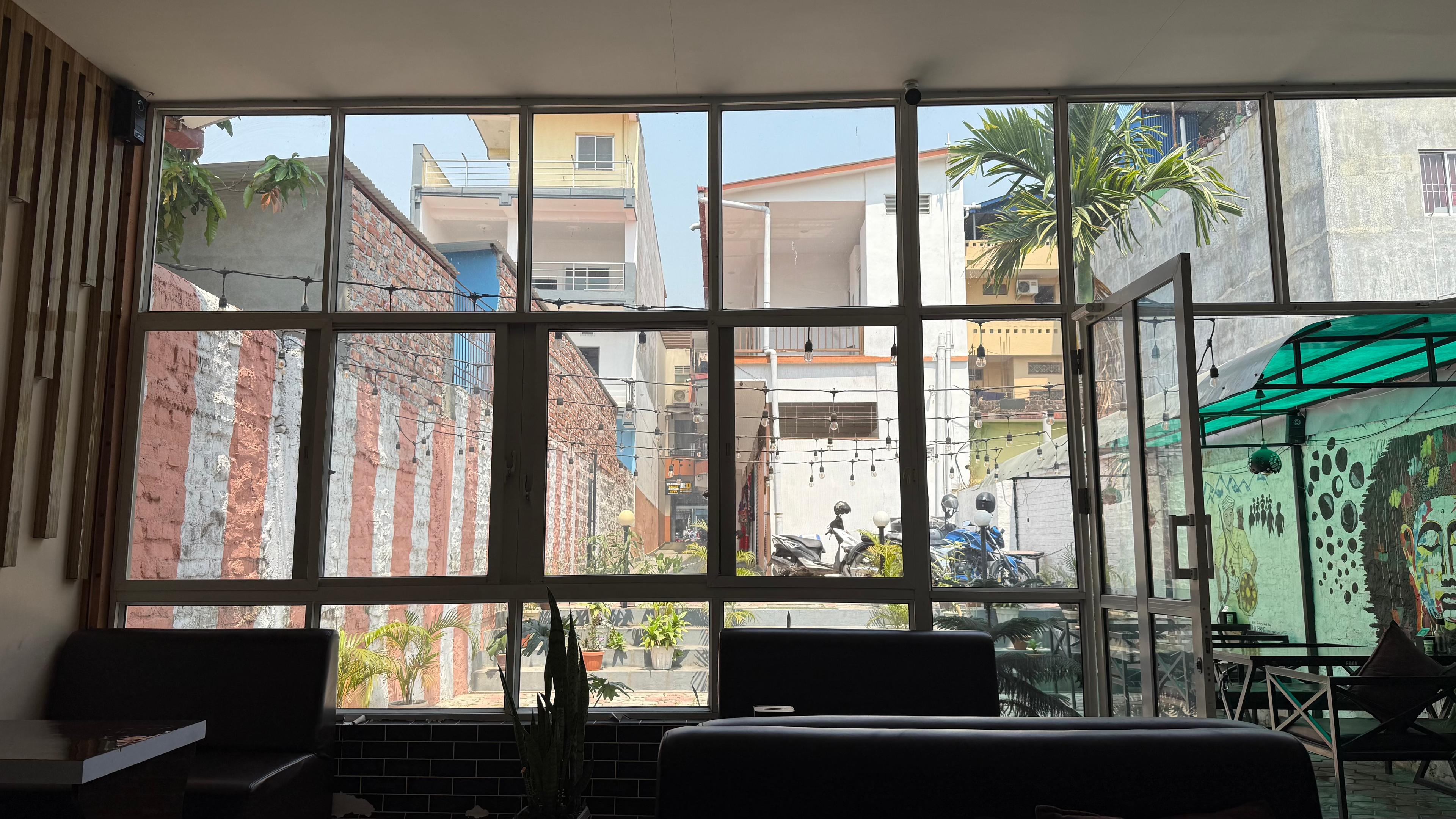 Foodland Cafe & Restro facade